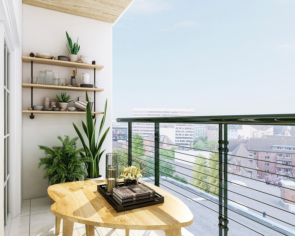 Un balcon îngust și mic într-un bloc de locuințe, amenajat modern